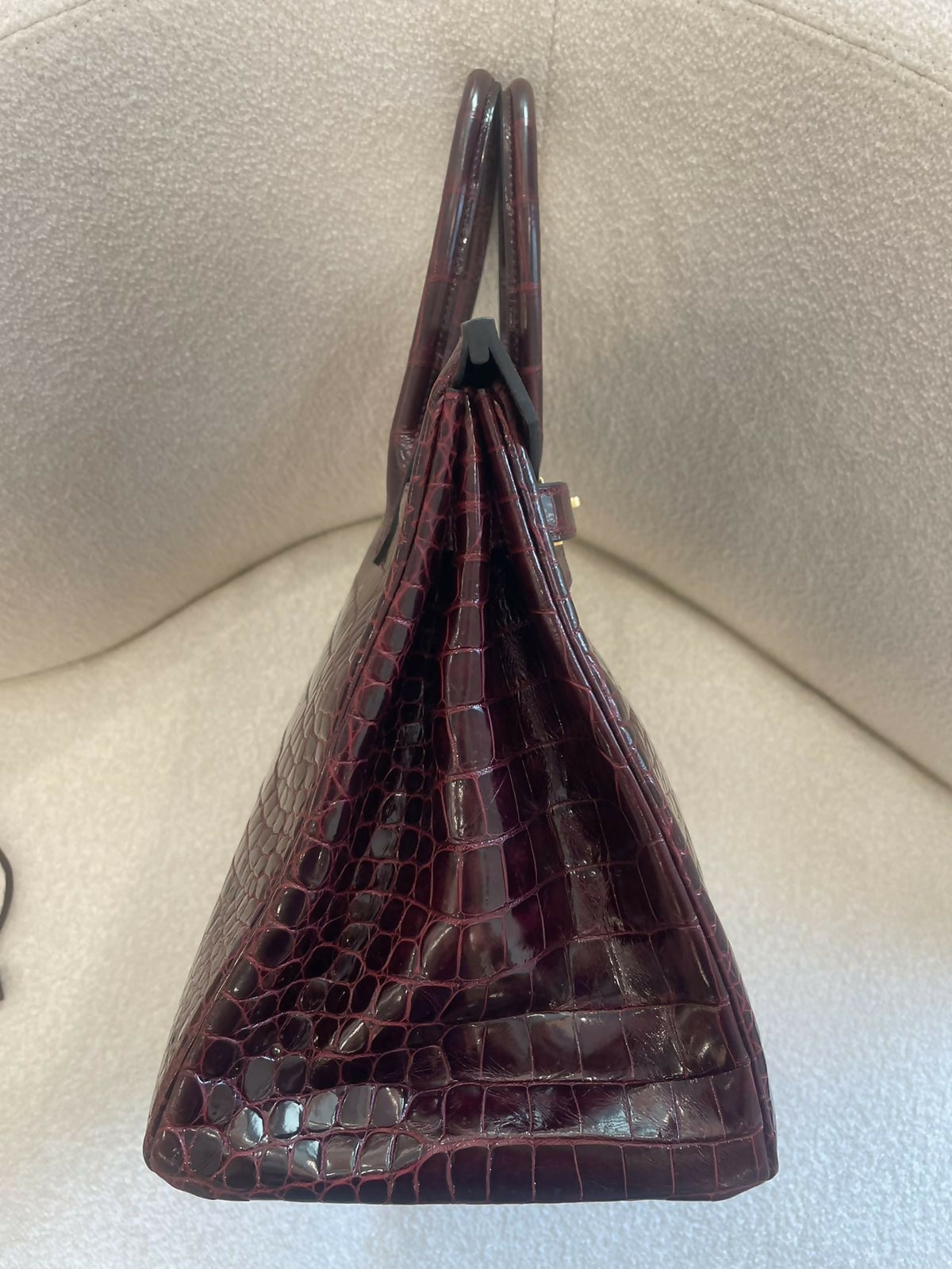 Hermès Birkin 35 Bordeaux / Burgundy Shiny Porosus Crocodile with Gold Hardware Square