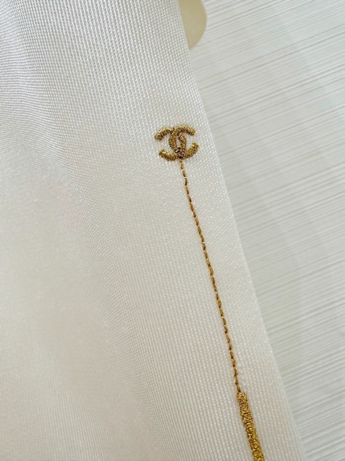 Chanel 26A gold-embroidered crew neck knit short-sleeved top, F42,