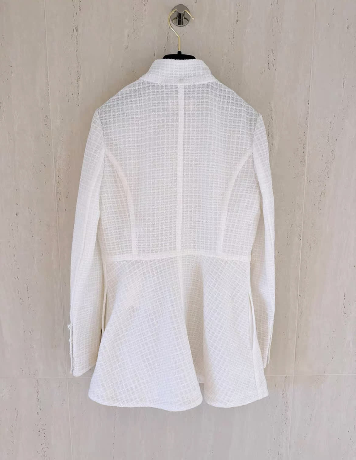 CHANEL 23S RUNWAY WHITE EMBELLISHED TWEED JACKET 36