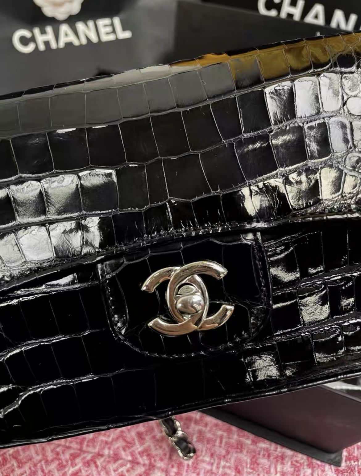 Very rare Chanel glossy alligator leather black silver cf mini