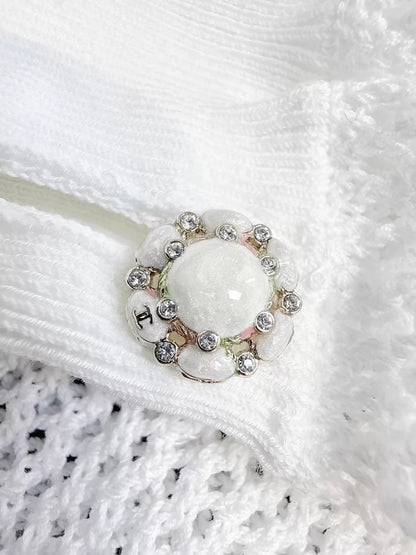 Chanel 25P white ruffled collar top