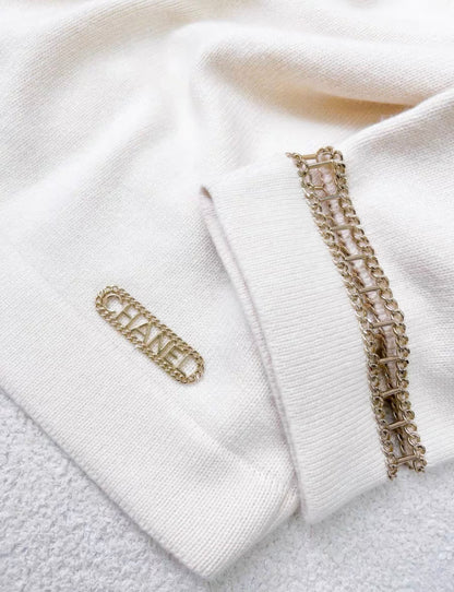 Chanel Off-White Cashmere Knitted Sweater Top