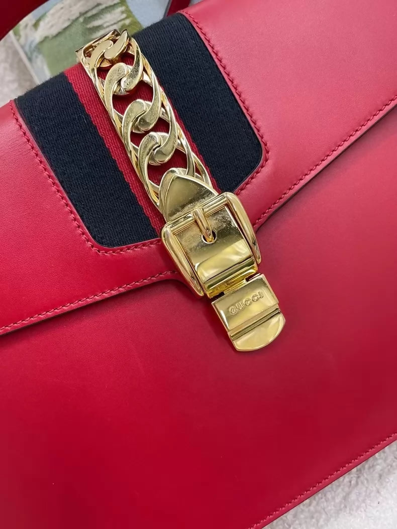 Gucci Sylvie Serbian large handbag in red and gold