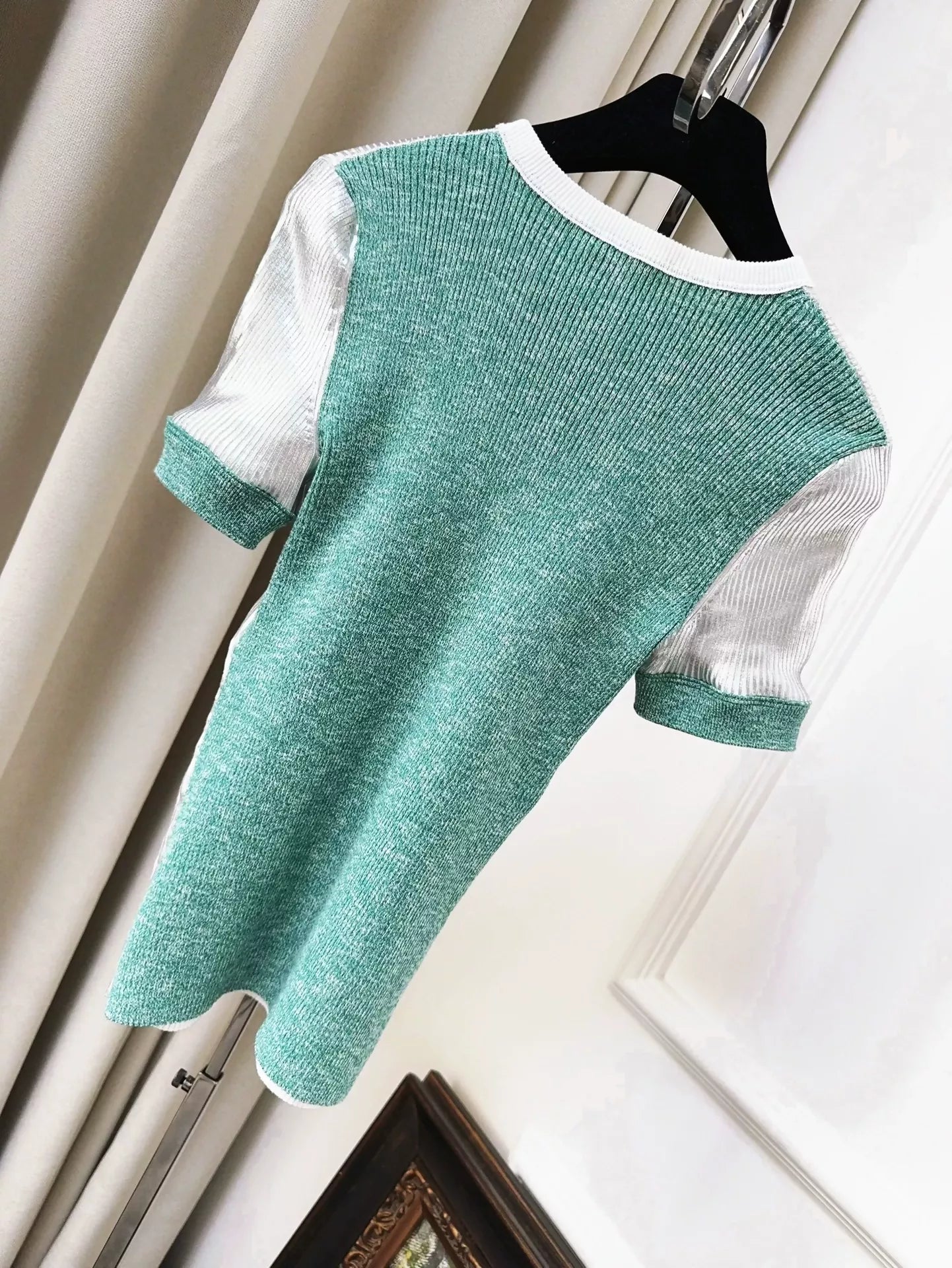 Chanel 25C grey & green top