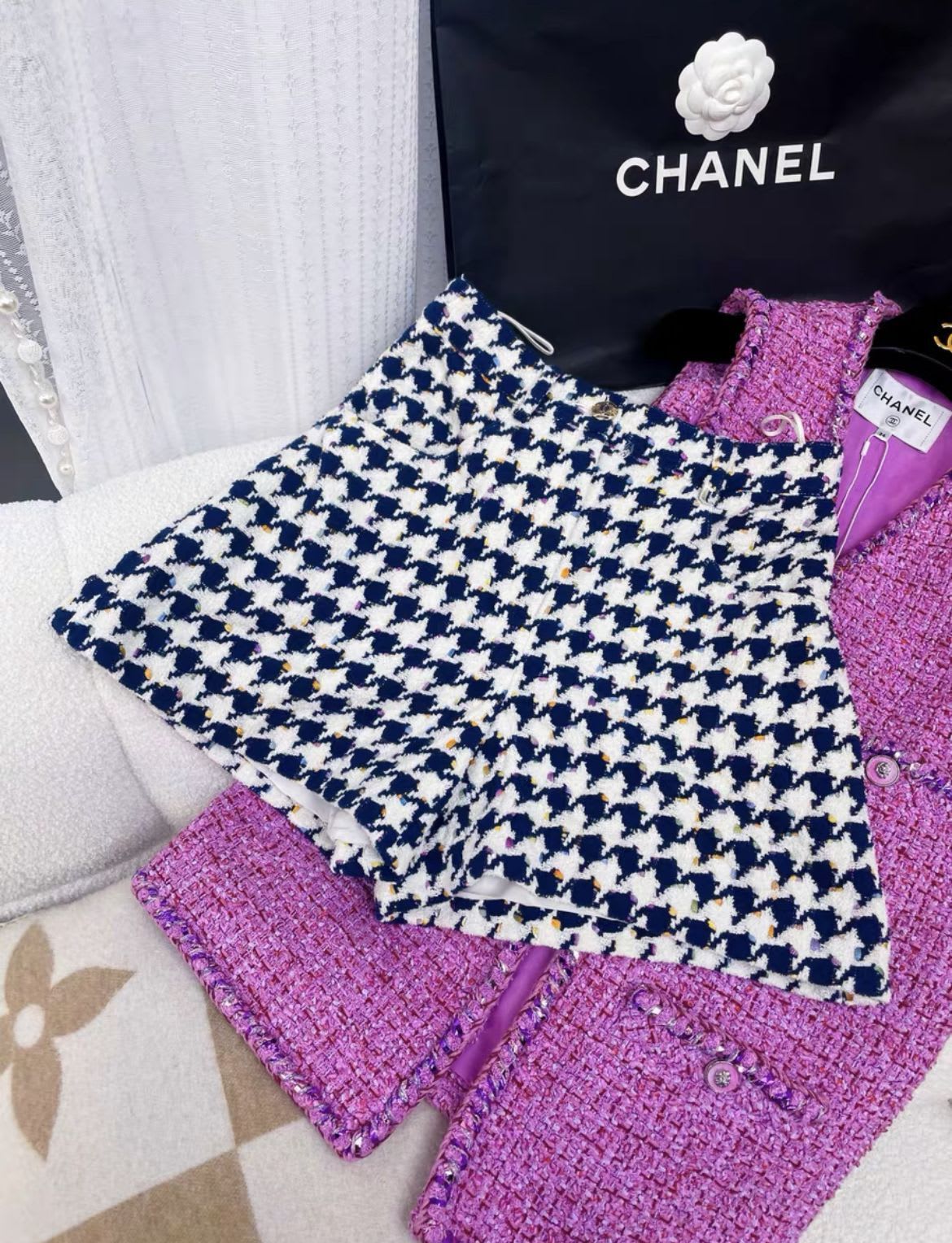 CHANEL Chanel 21P SS blue houndstooth shorts - Medium Shorts - Used fashion item from Wararni