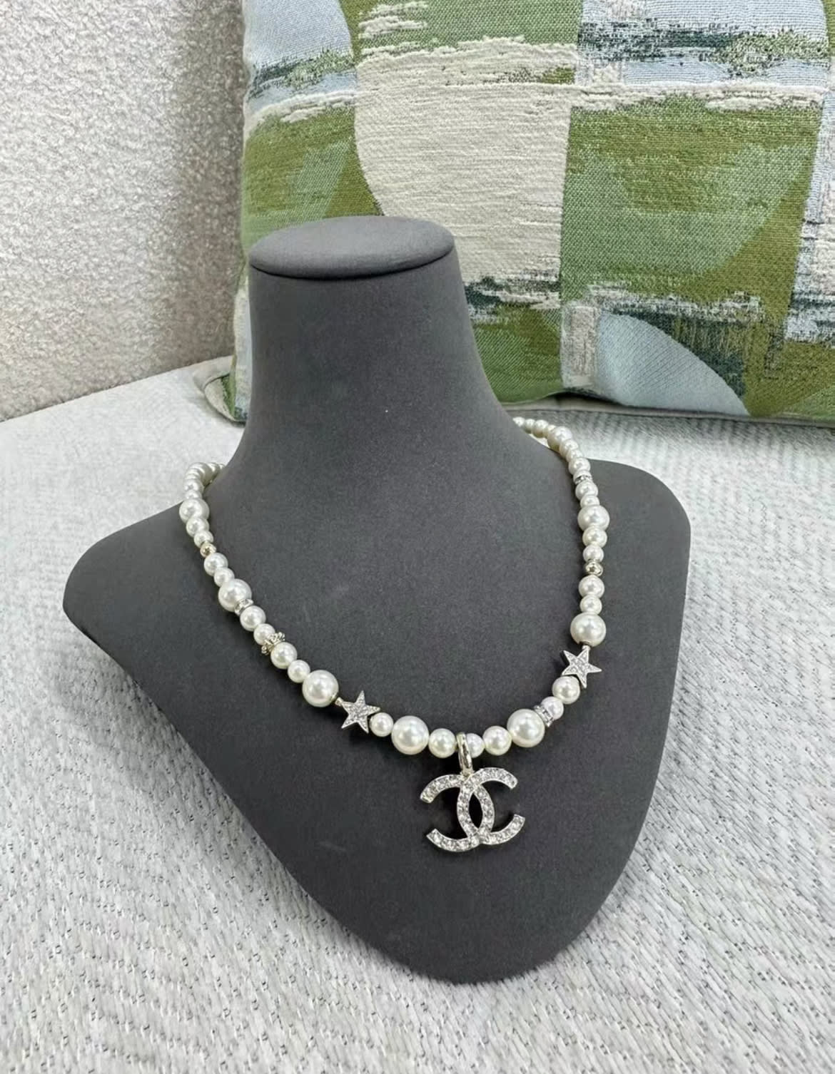 Chanel 23A star pearl necklace