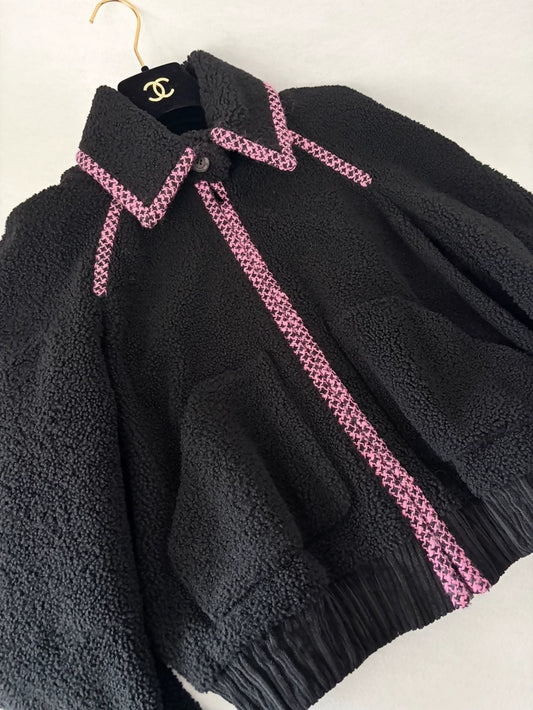 Chanel 19B Black and Pink Lamb wool Zip-Up Jacket