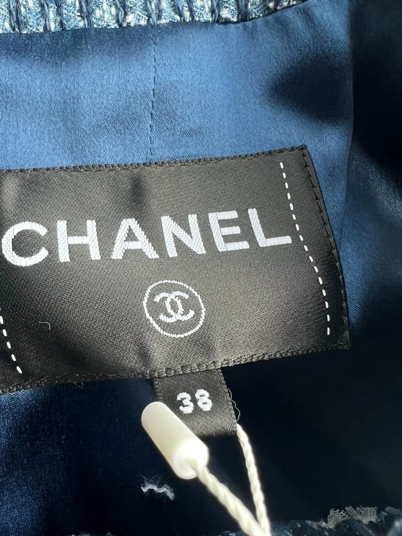 Chanel 25A blue tweed vest