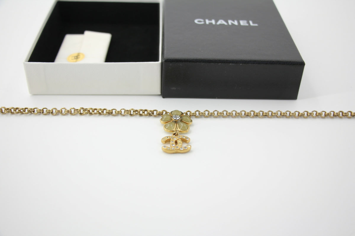 Chanel Vintage 06P Gripoix Green Flower Pendant Gold-Tone Necklace