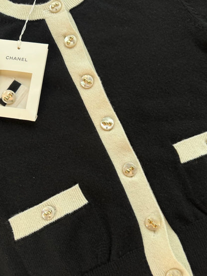Chanel 25K bow black knit cardigan