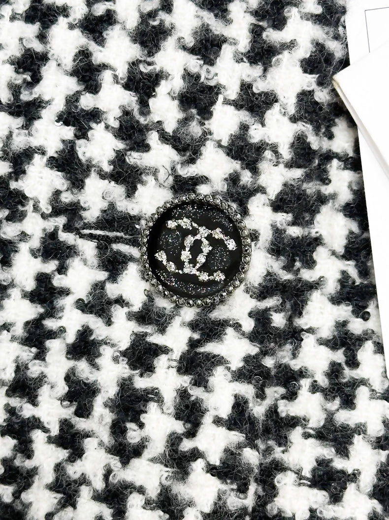 Chanel 22k black and white houndstooth tweed coat