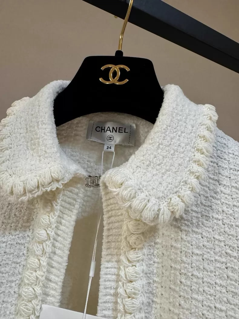 Chanel 25p knit beige cardigan