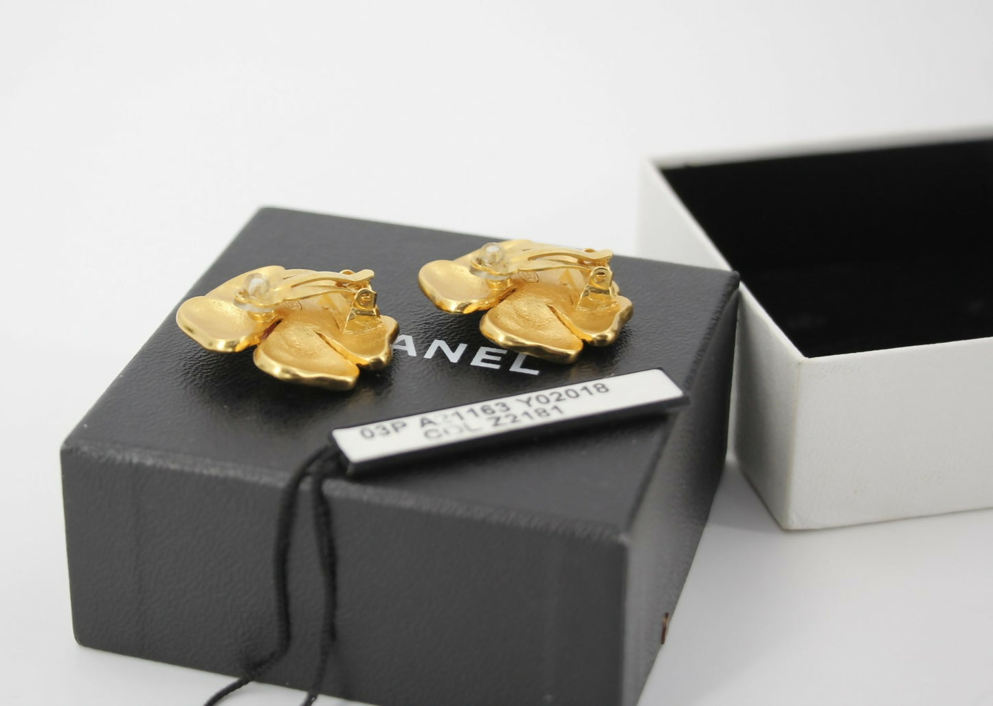 Chanel Vintage 03P Gripoix Green Orange Floral CC Clip-on Earrings