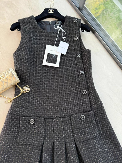 Chanel 25A tweed dress, size 34
