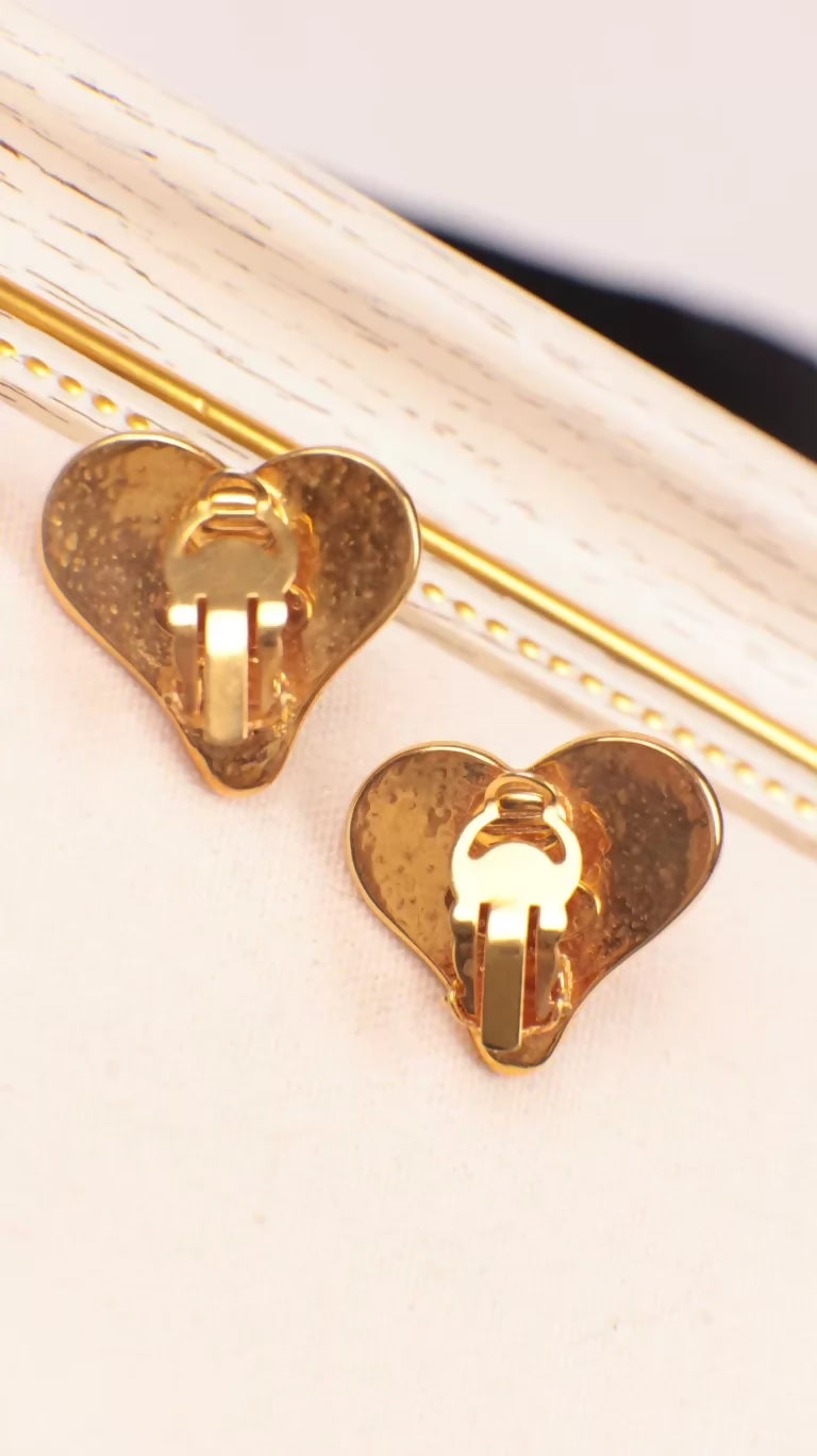 Chanel 1995 Green Heart Glass Clip-on Earrings