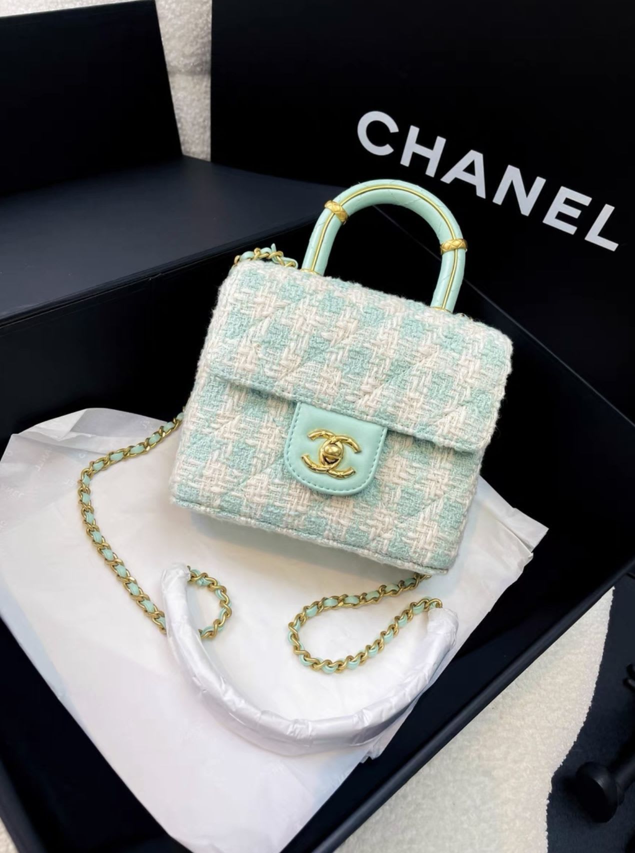 CHANEL Chanel 23 green bag - Bucket bag Bucket Bag - Vintage fashion from Wararni