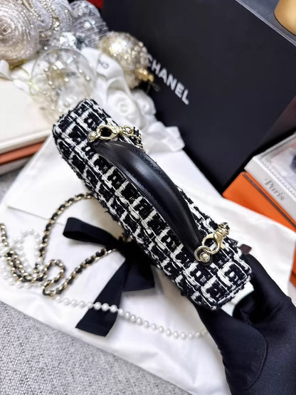 Chanel 25C black and white tweed case bag with silver hardwar