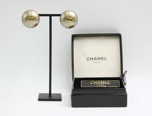 Chanel Vintage 89 Imitation Pearl Gray Gold Brown Mixed Colour Round Clip-on Earrings