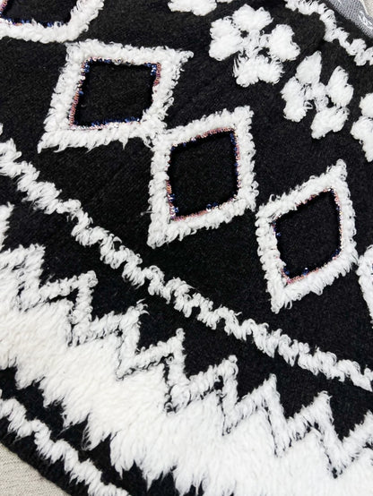 Chanel 2019 Snow Collection black and white knit skirt