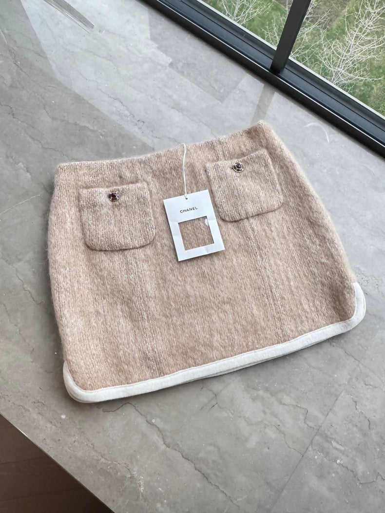 Chanel 25N beige tweed Skirt