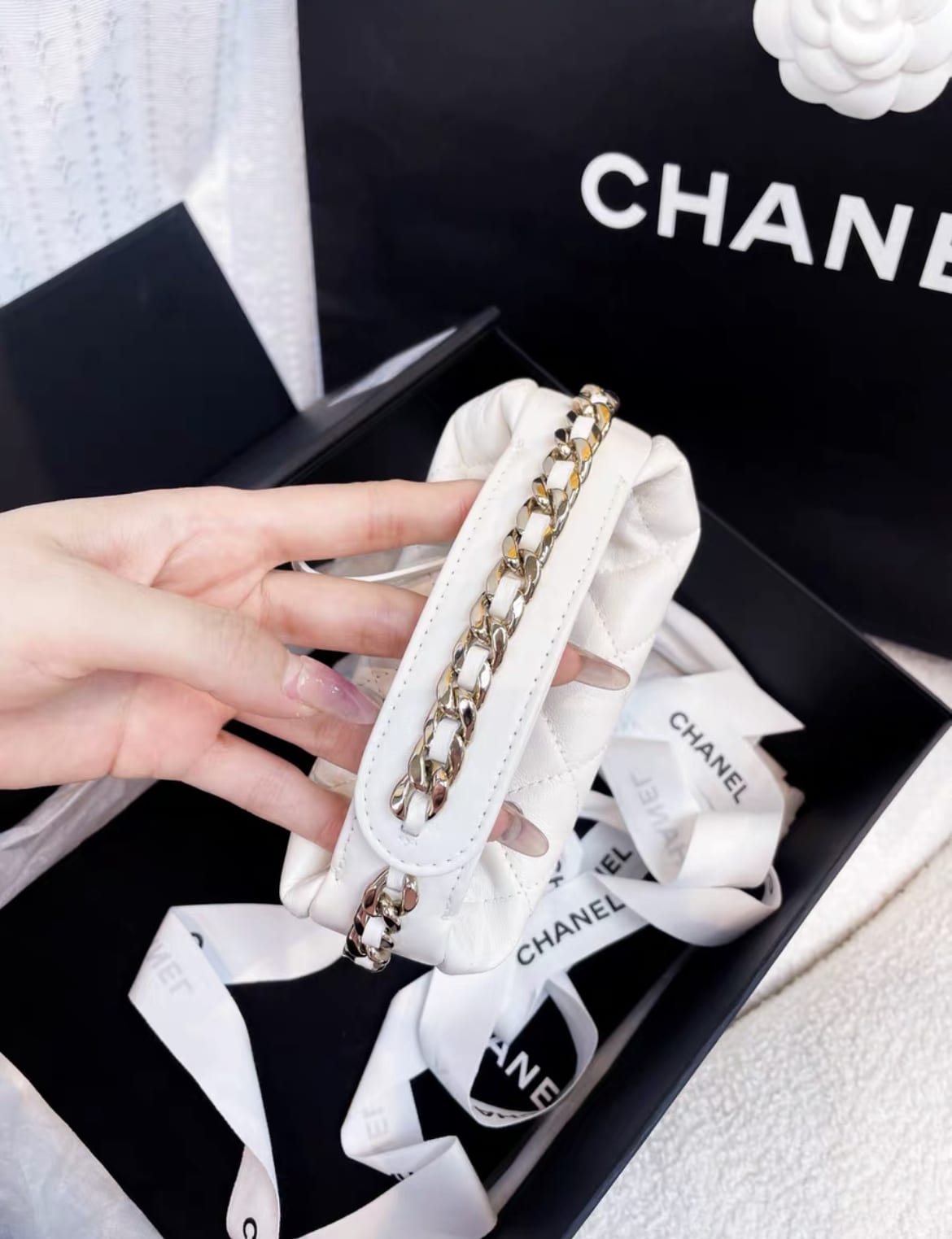 CHANEL 23C white hula hoop clutch