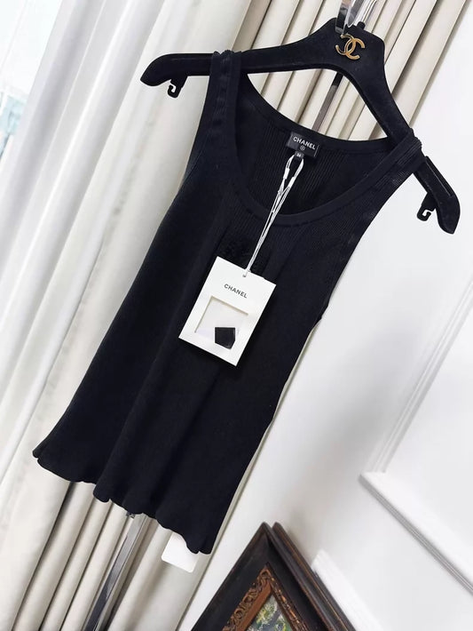 Chanel 25B Black top