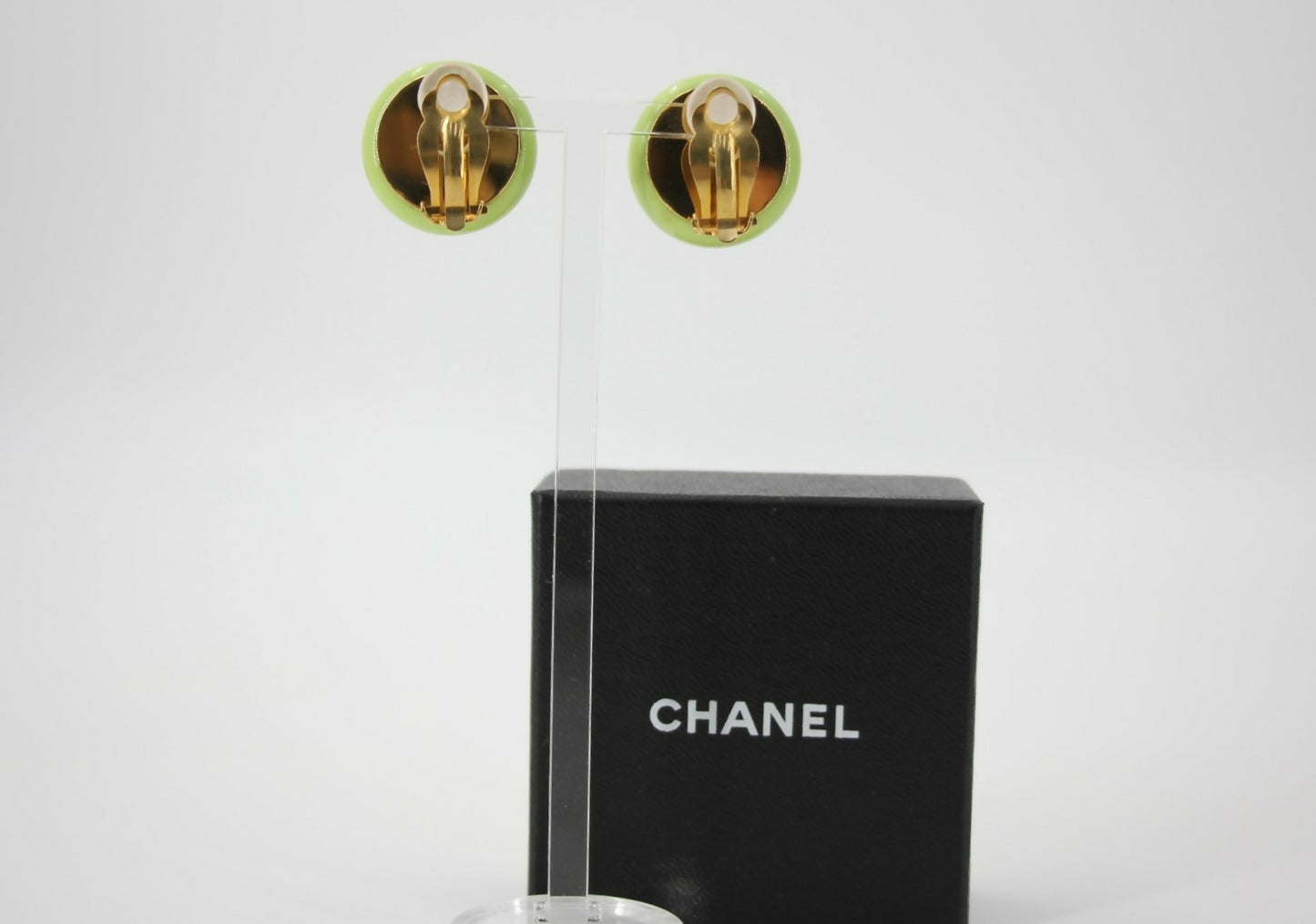 Chanel Vintage 96C Imitation Pearl Resin Light Green Round Clip-on Earrings