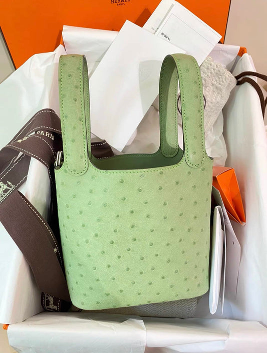 Hermès Hermès Picotin Micro Ostrich Vert Criquet - 18 Bucket Bag - Secondhand luxury from Wararni