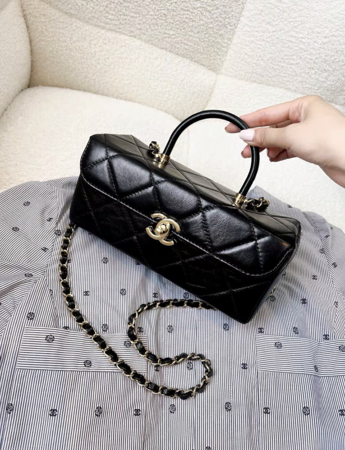 Chanel 23K waxed leather black gold long vanity bag – Wararni.com