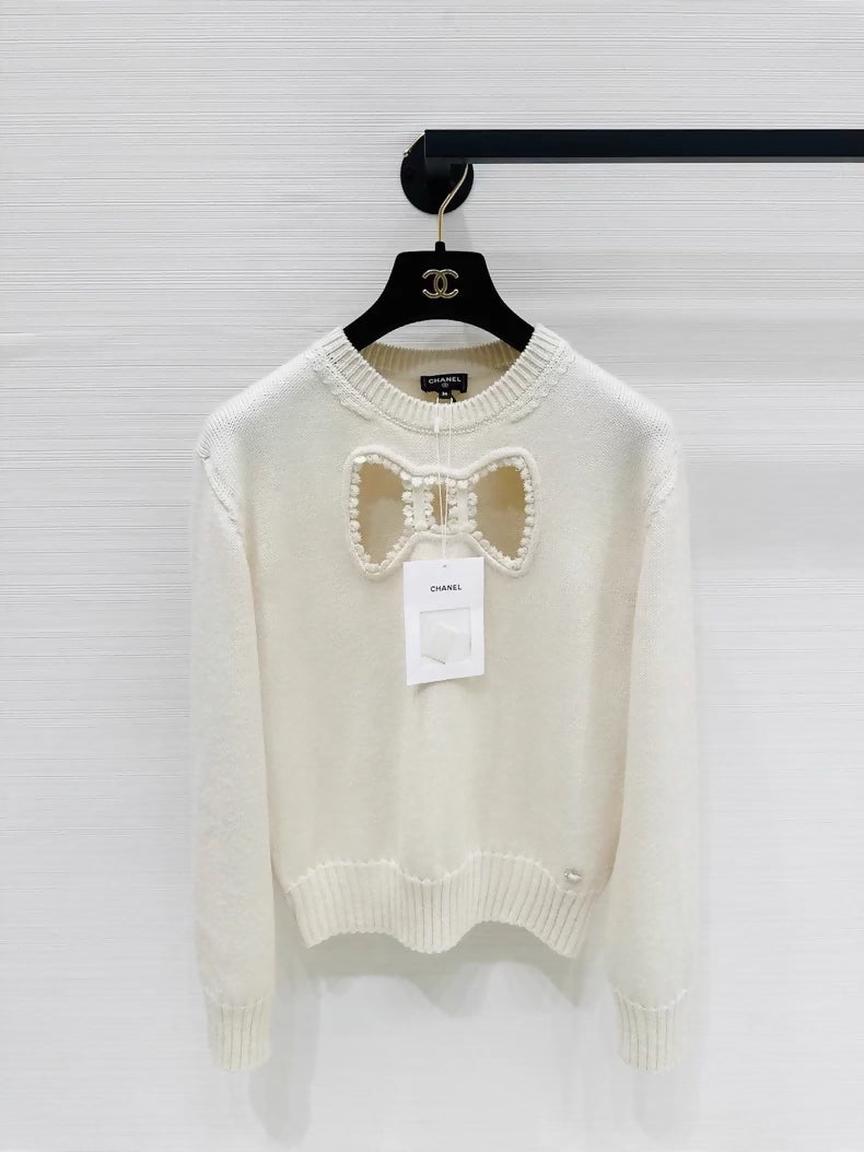 Chanel 25K white bow knit sweater