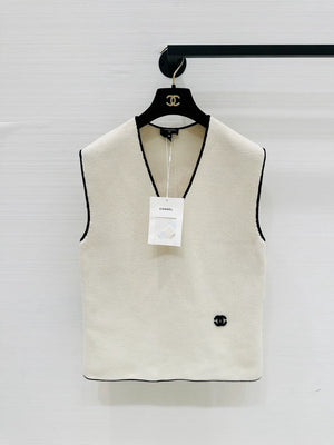 Chanel 26S beige knit top