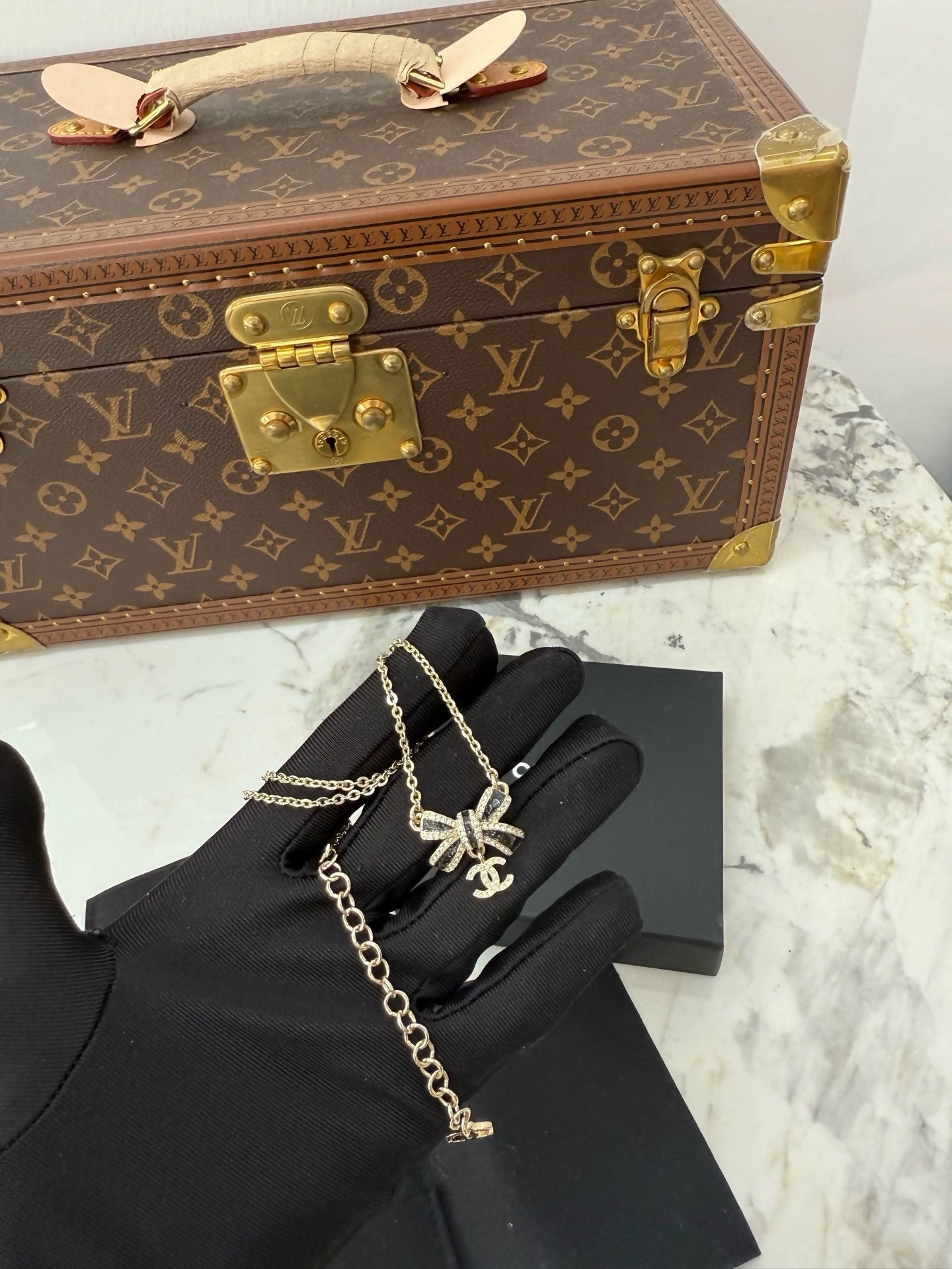 Chanel 25B black bow double C rhinestone pendant necklace