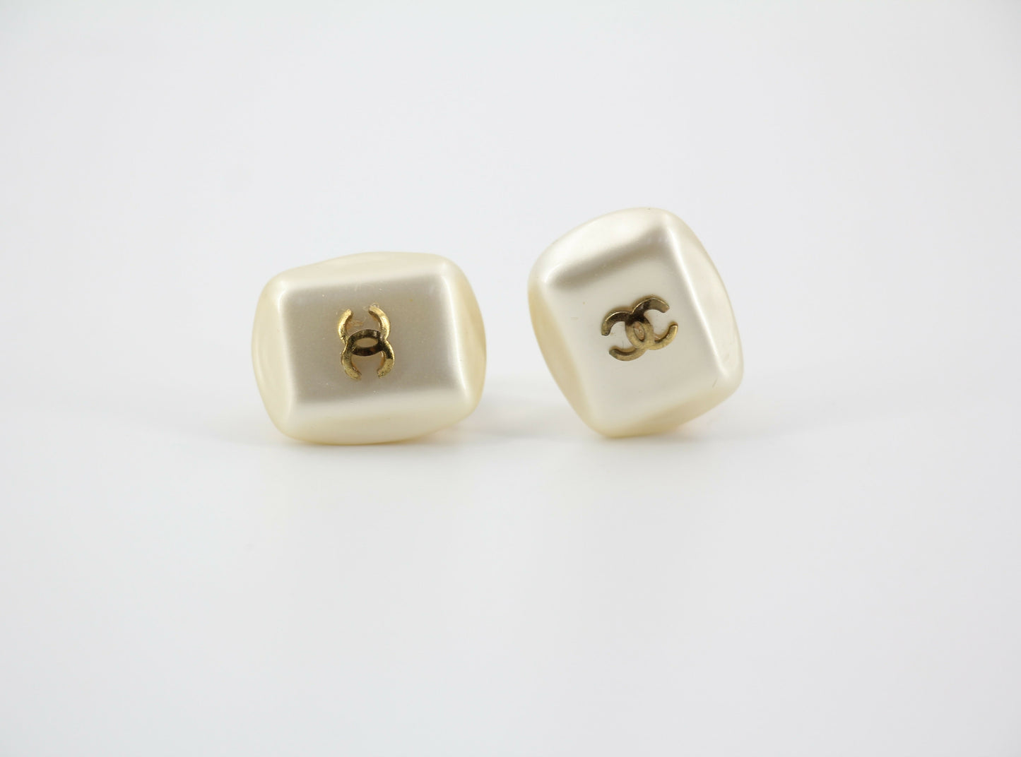 Chanel Vintage 95A Imitation Pearl Rectangular CC Clip-on Earrings