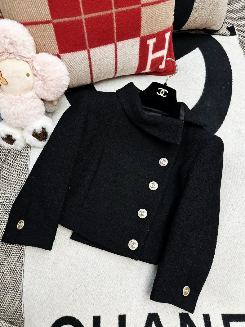 Chanel 20A Black and Gold Collar Jacke