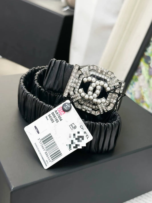 Chanel 21A lambskin elastic belt with rhinestone and pearl hardware