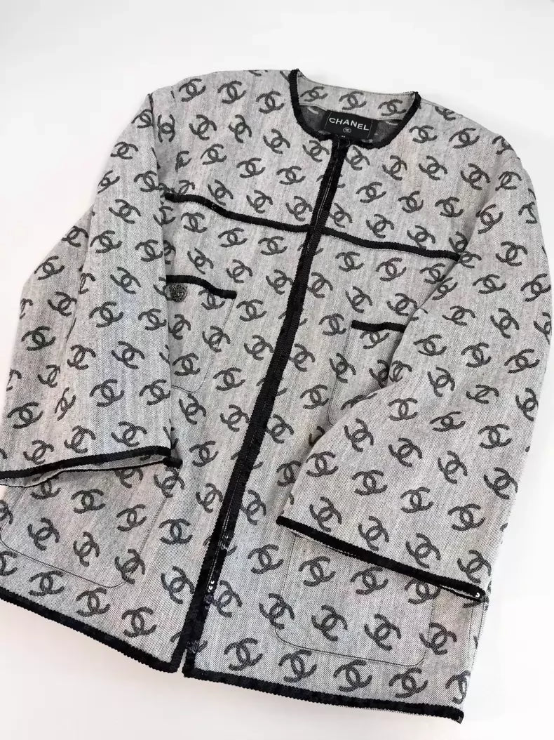 Chanel 22S Grey CC logo Jacket