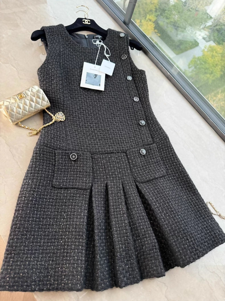 Chanel 25A tweed dress, size 34