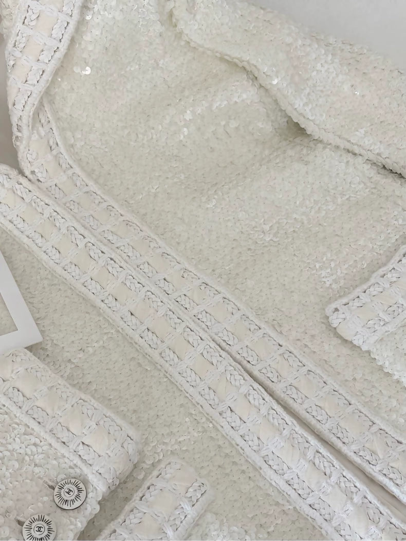 Chanel 22C White Sequined tweed Jacket