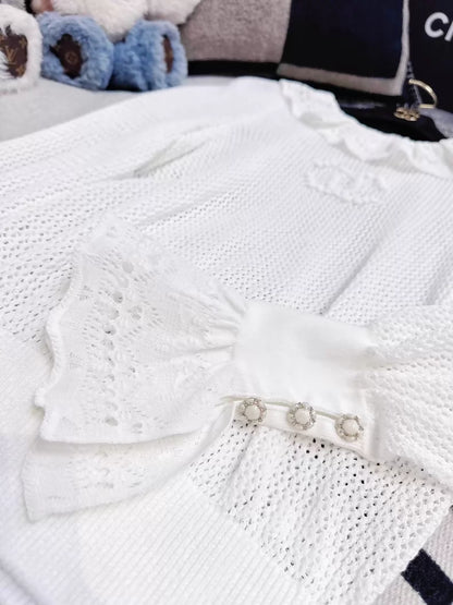 Chanel 25P white ruffled collar top
