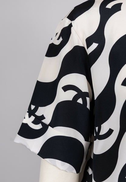 Chanel 2021 Spring/Summer Black and White Wave Set