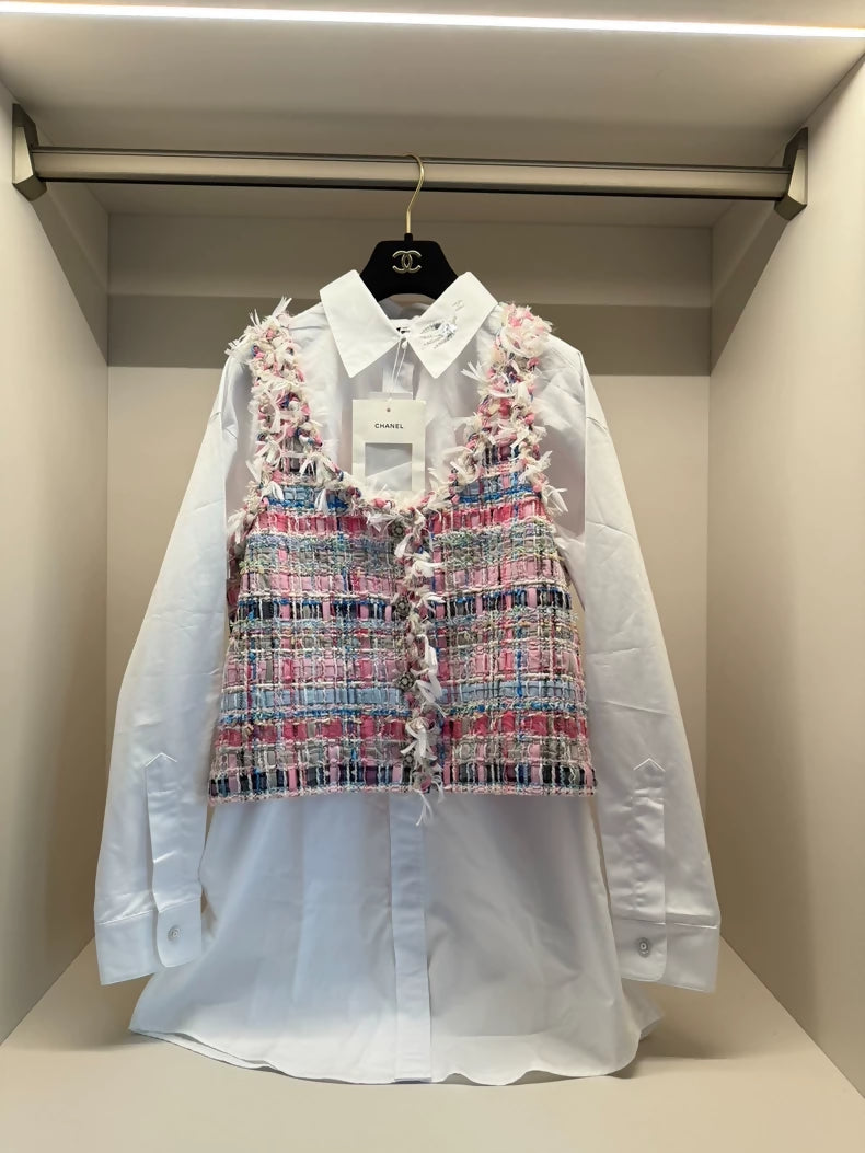 Chanel 25s pink tweed vest