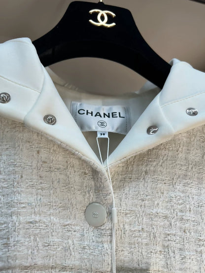 Chanel 25C white tweed hooded jacket