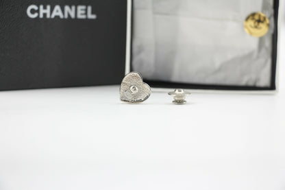 Chanel Vintage 03A Metal American Style Heart Brooch