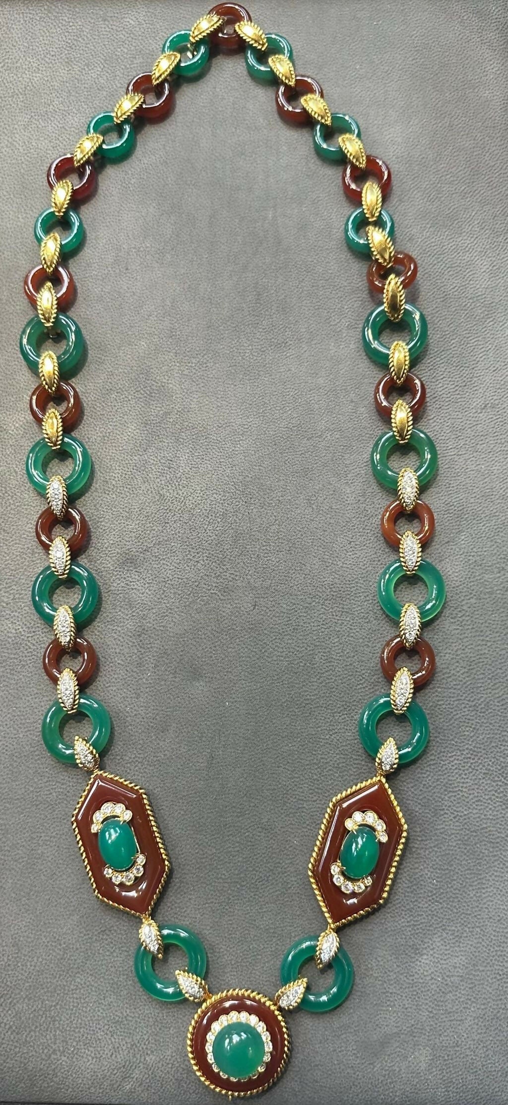 Van Cleef And Arpels Carnelian Chrysoprase Sautoir Necklace and Earrings Set