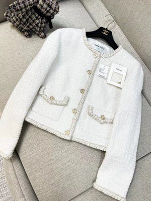 Chanel 25A white tweed jacket