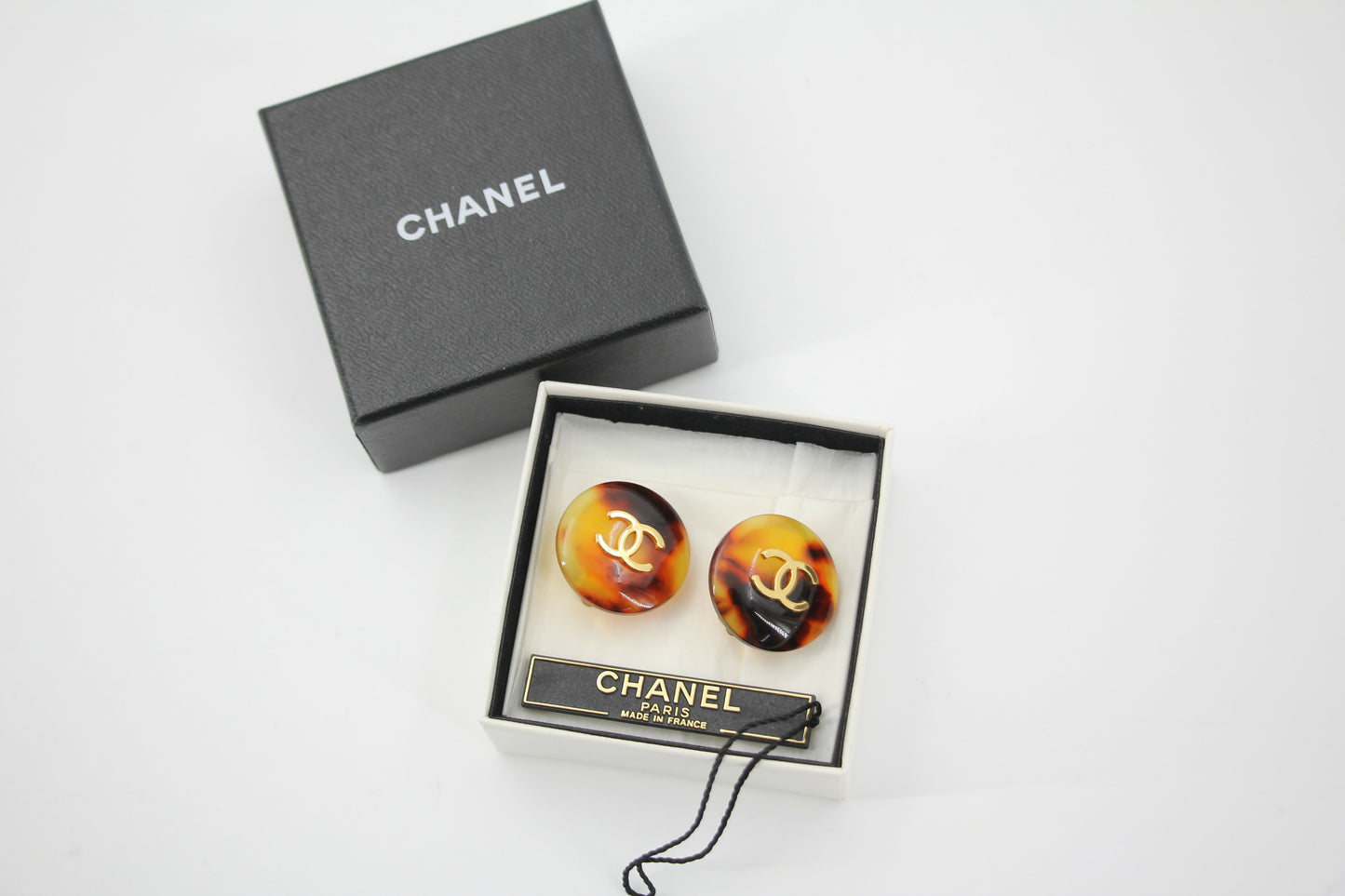 Chanel Vintage 97P Tortoiseshell Round Brown Earrings