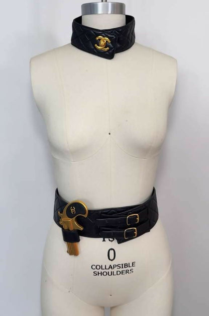 Chanel 1992 Vintage Black Leather Turnlock Choker