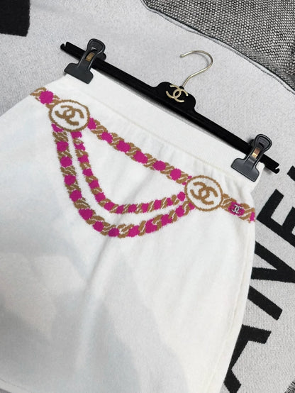 Chanel 23N Coco Neige ski collection écru cashmere skirt