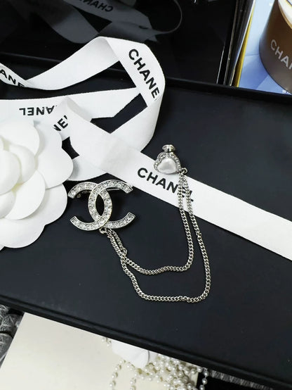 Chanel 23B Double C Logo Diamond Chain Heart Brooch
