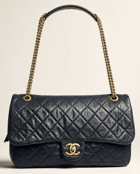 GOLDEA &シャネルバッグ Chanel Black Quilted Iridescent Calfskin Shiva Jumbo Classic Flap